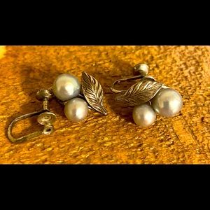 Vintage Genuine Grey Pearl and Silver Earrings